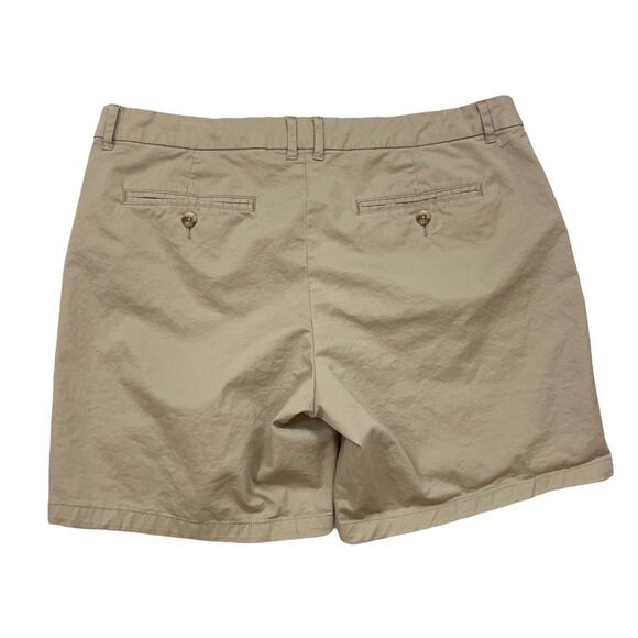 Gap Boyfriend Short in Khaki - Picture 5 of 8